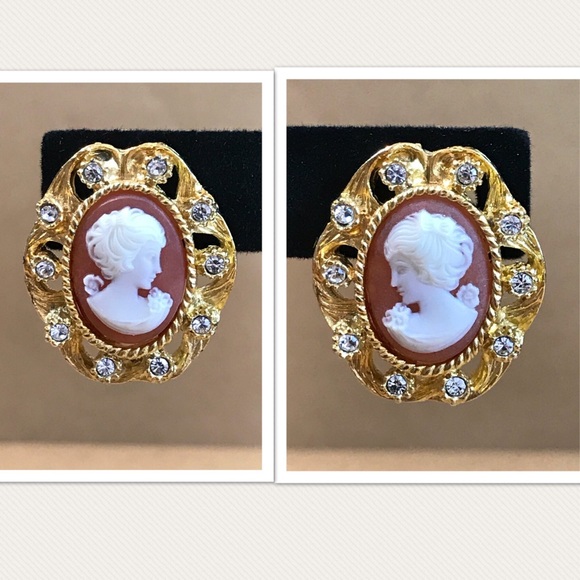 SIGNED R.J Graziano Edwardian Cameo Earrings - Picture 5 of 7